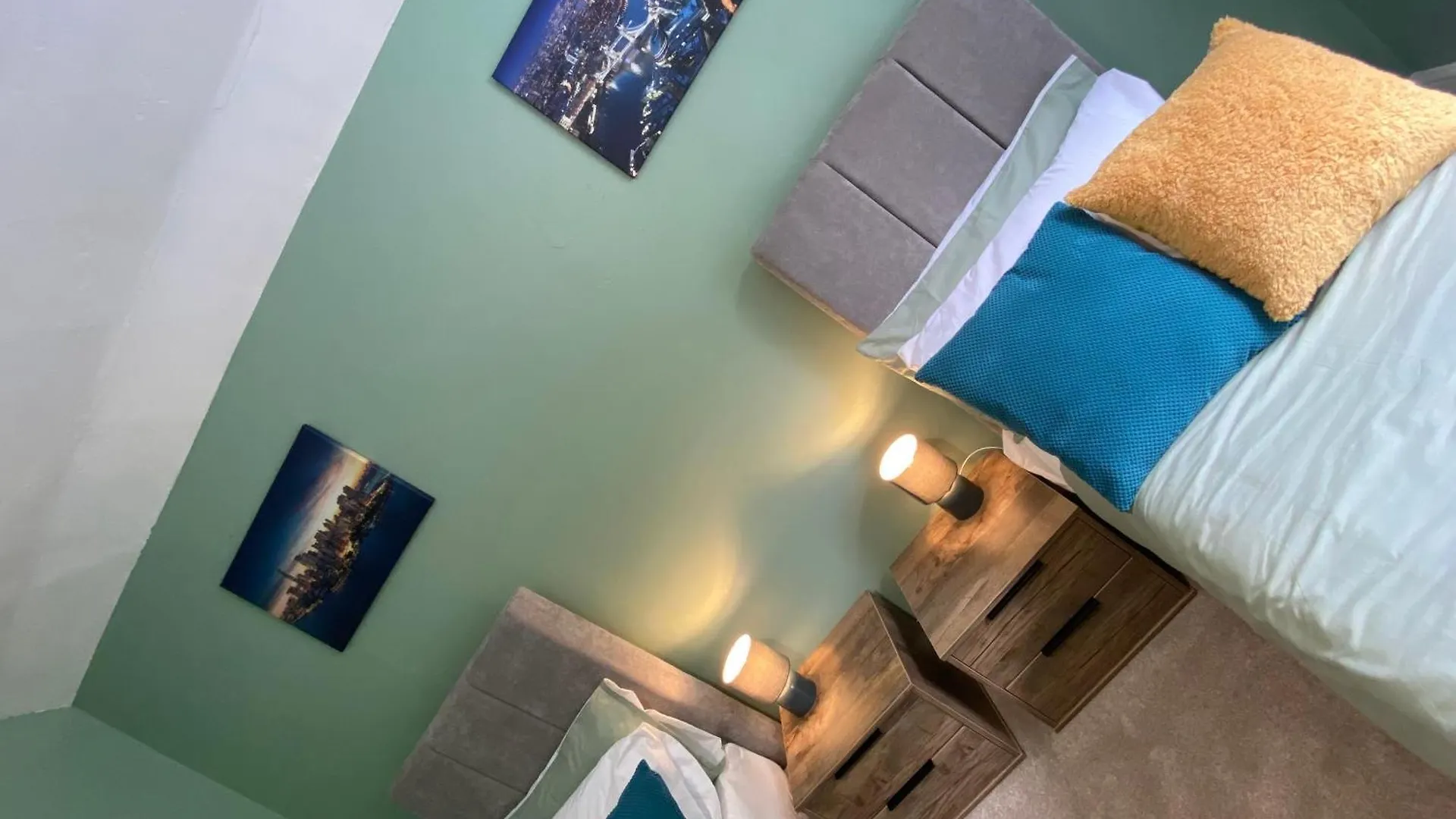 Special Offers, Sleeps 5, Hanwell, London W7, Free Parking Greenford  Greenford (Greater London)